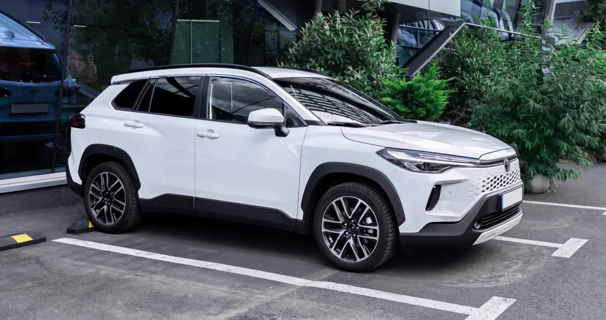Mașină la schimb: SUV alb